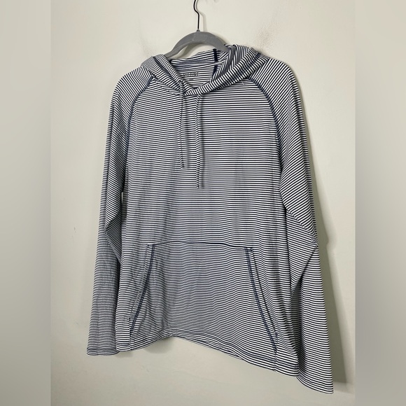 Rhone Men's Seersucker Camp Hoodie in navy blue and white stripe M - Picture 3 of 12